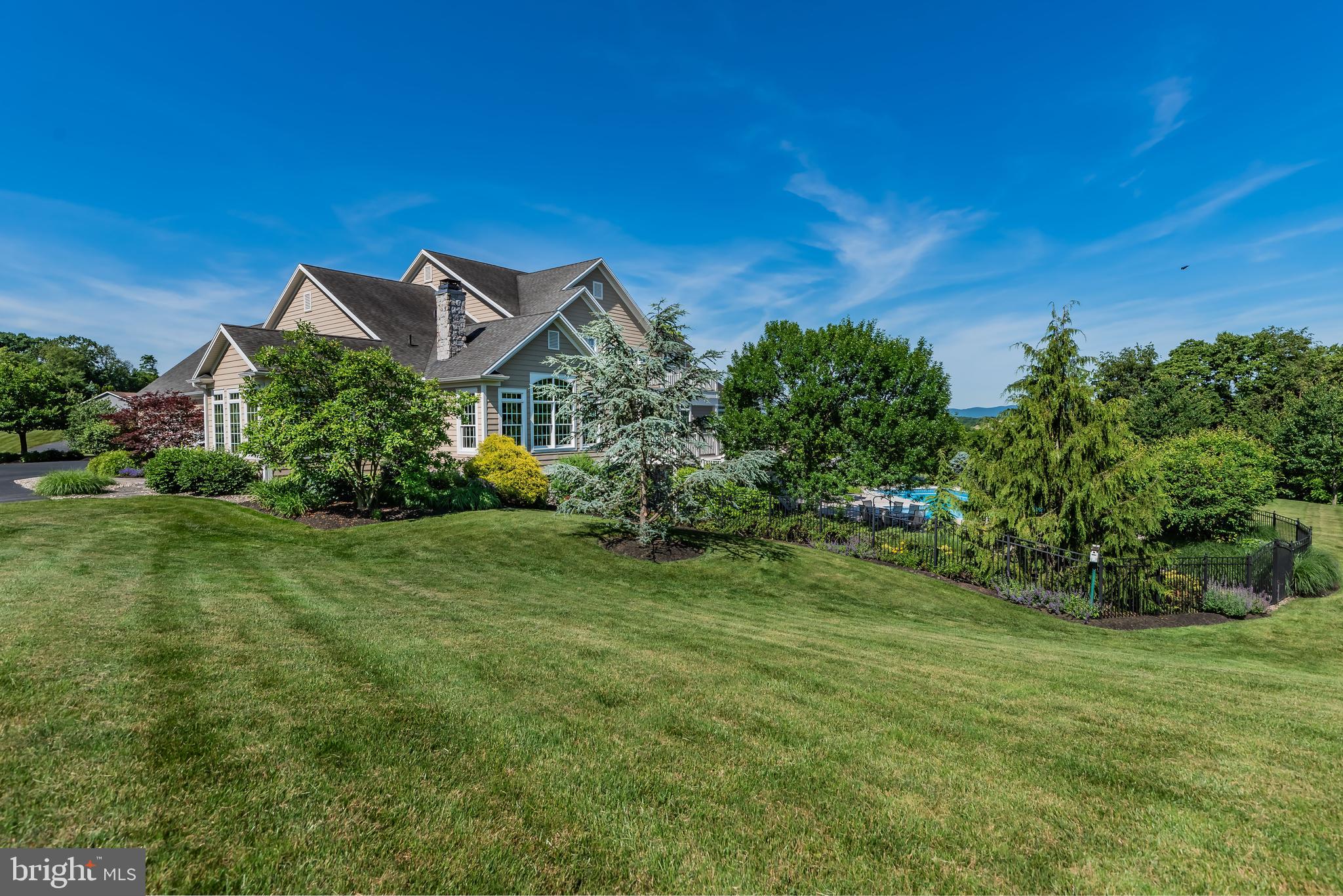 HILLSIDE FARMS - Residential