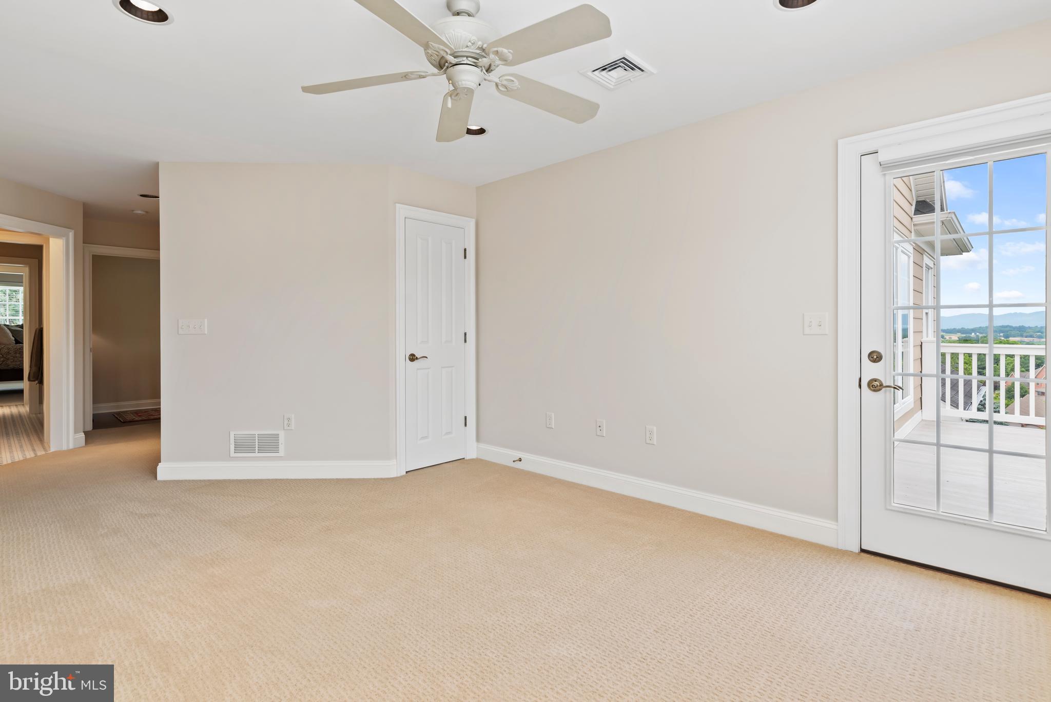 HILLSIDE FARMS - Residential