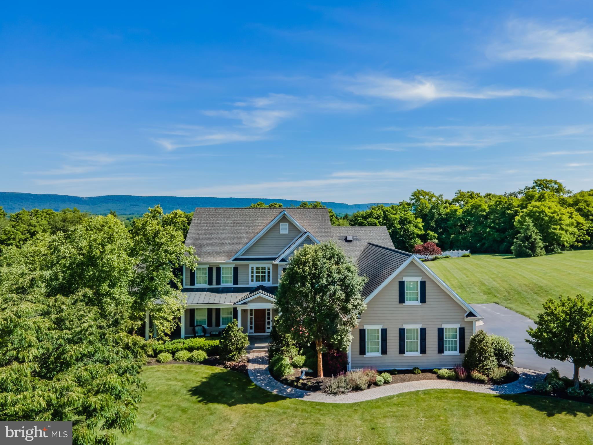 HILLSIDE FARMS - Residential