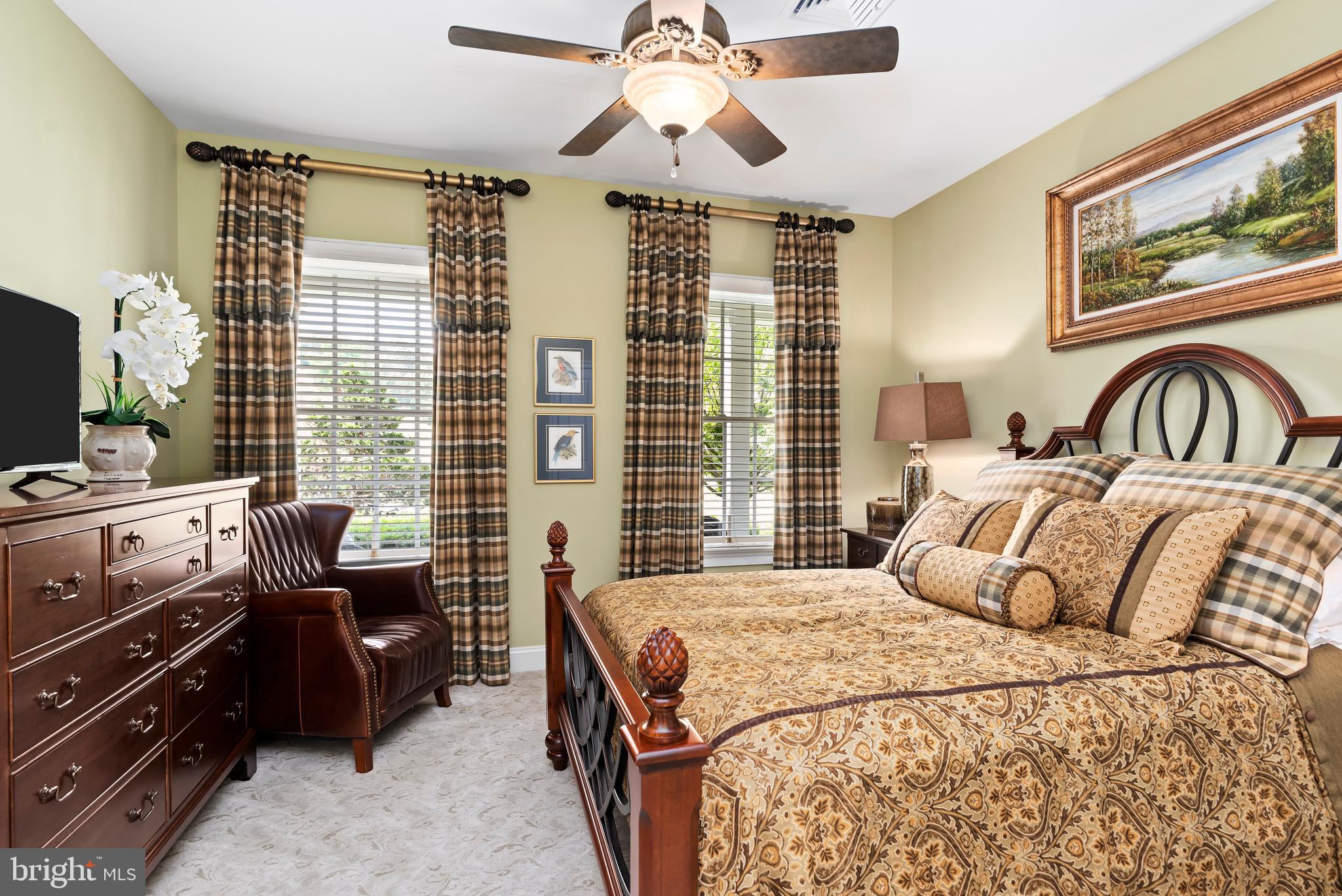 HILLSIDE FARMS - Residential