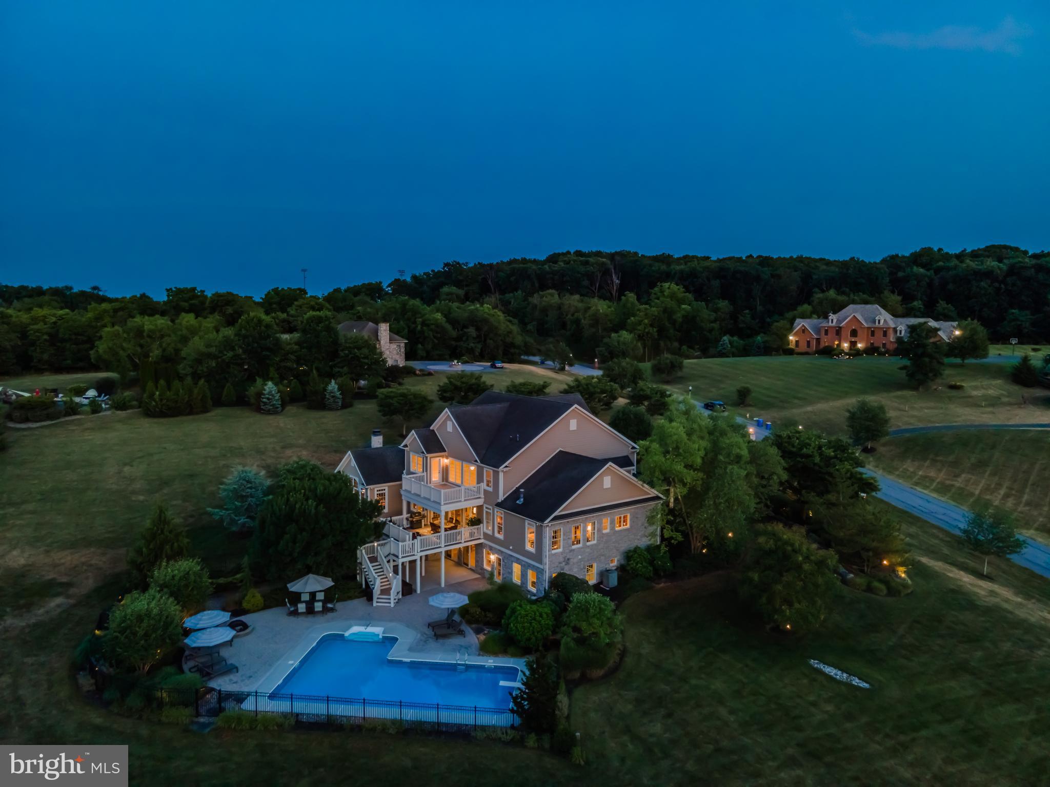 HILLSIDE FARMS - Residential