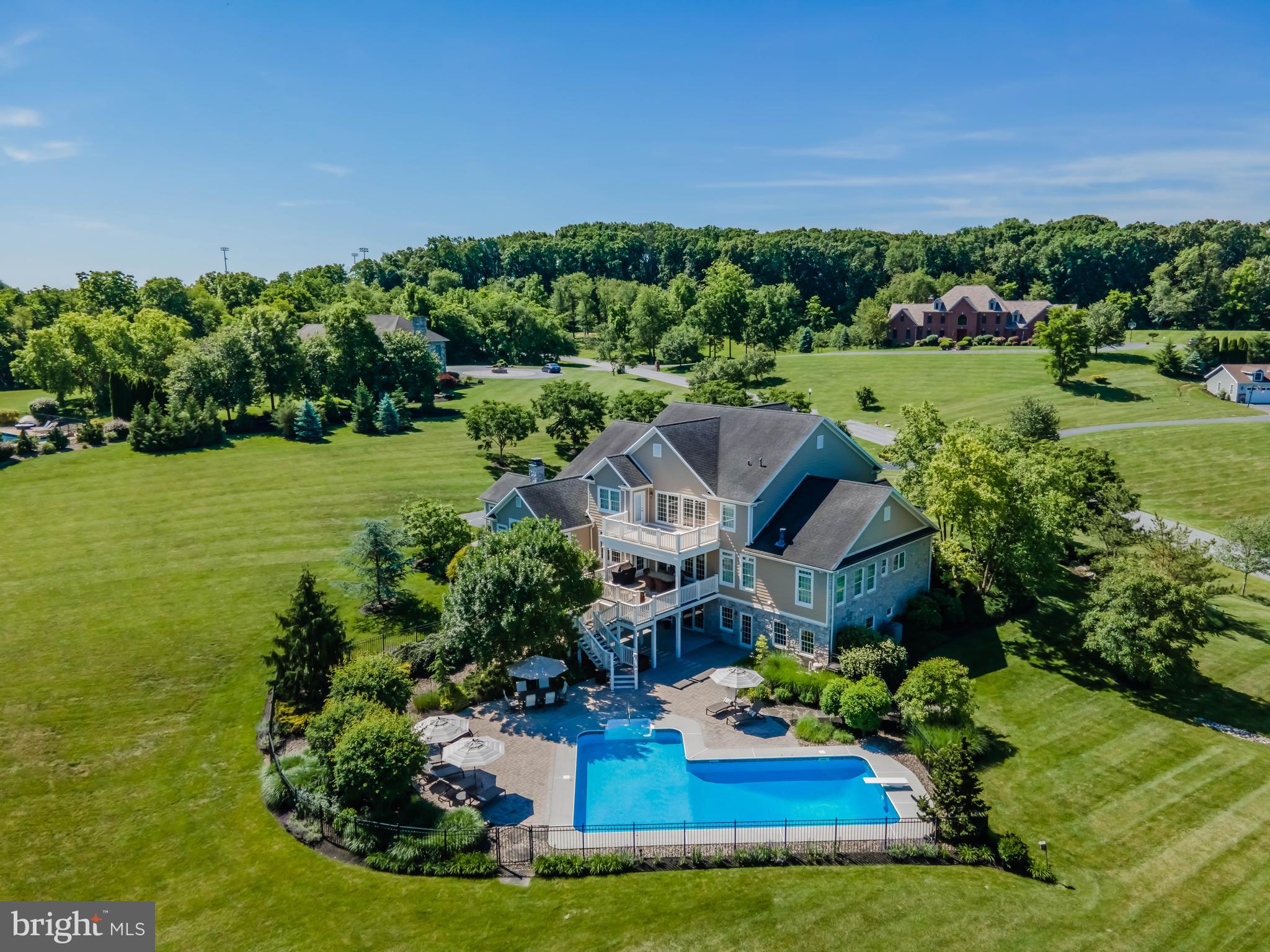 HILLSIDE FARMS - Residential