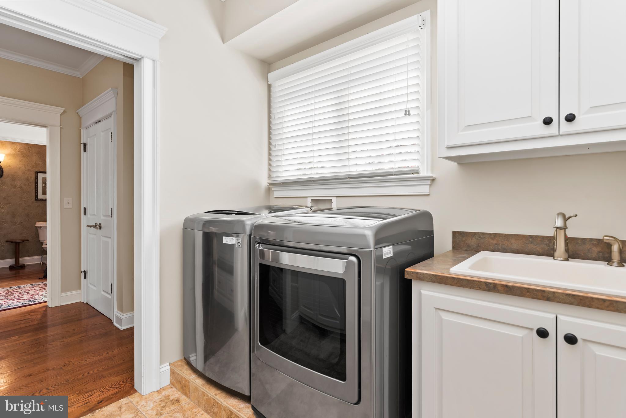 HILLSIDE FARMS - Residential