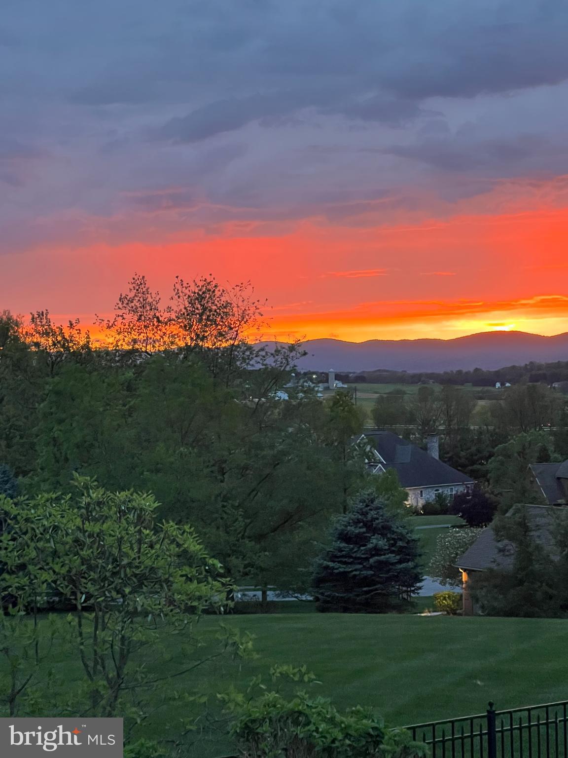 HILLSIDE FARMS - Residential