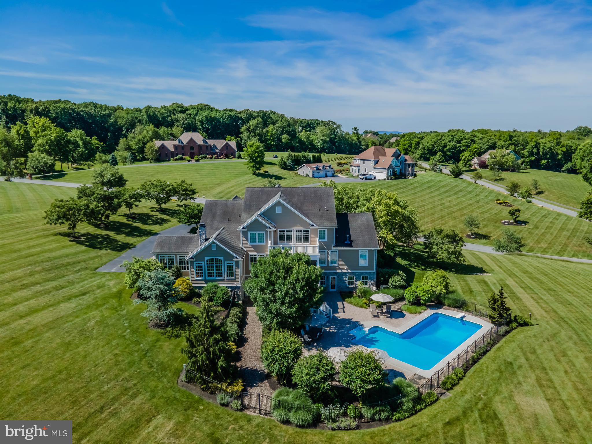 HILLSIDE FARMS - Residential