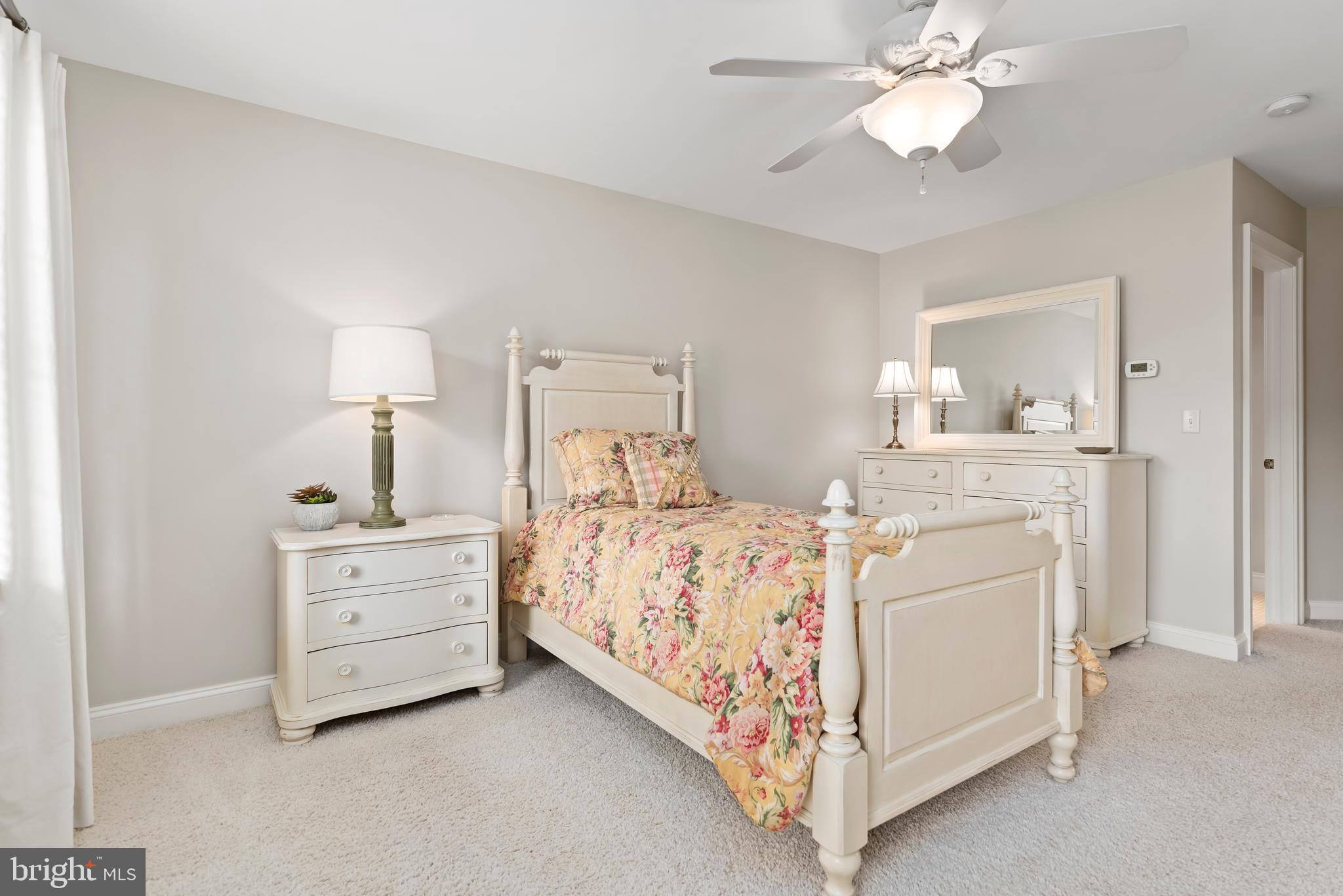 HILLSIDE FARMS - Residential