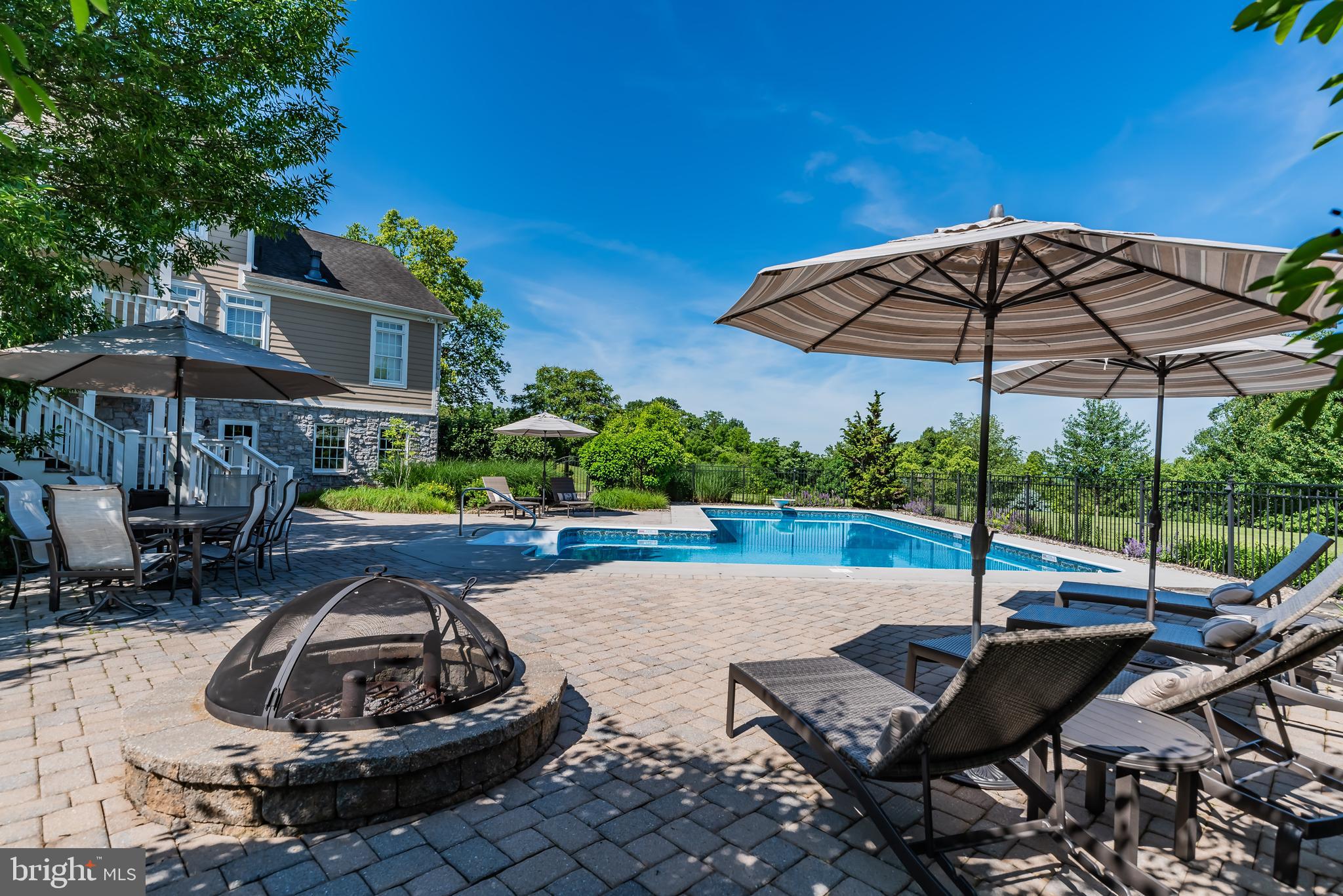 HILLSIDE FARMS - Residential