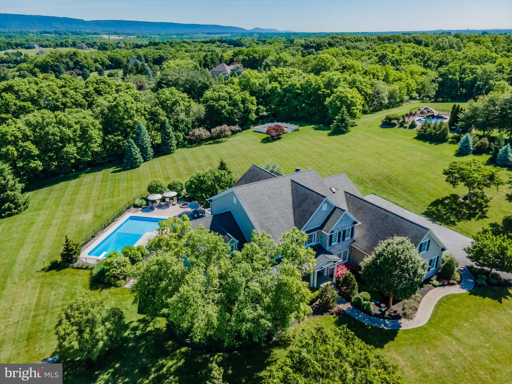 HILLSIDE FARMS - Residential