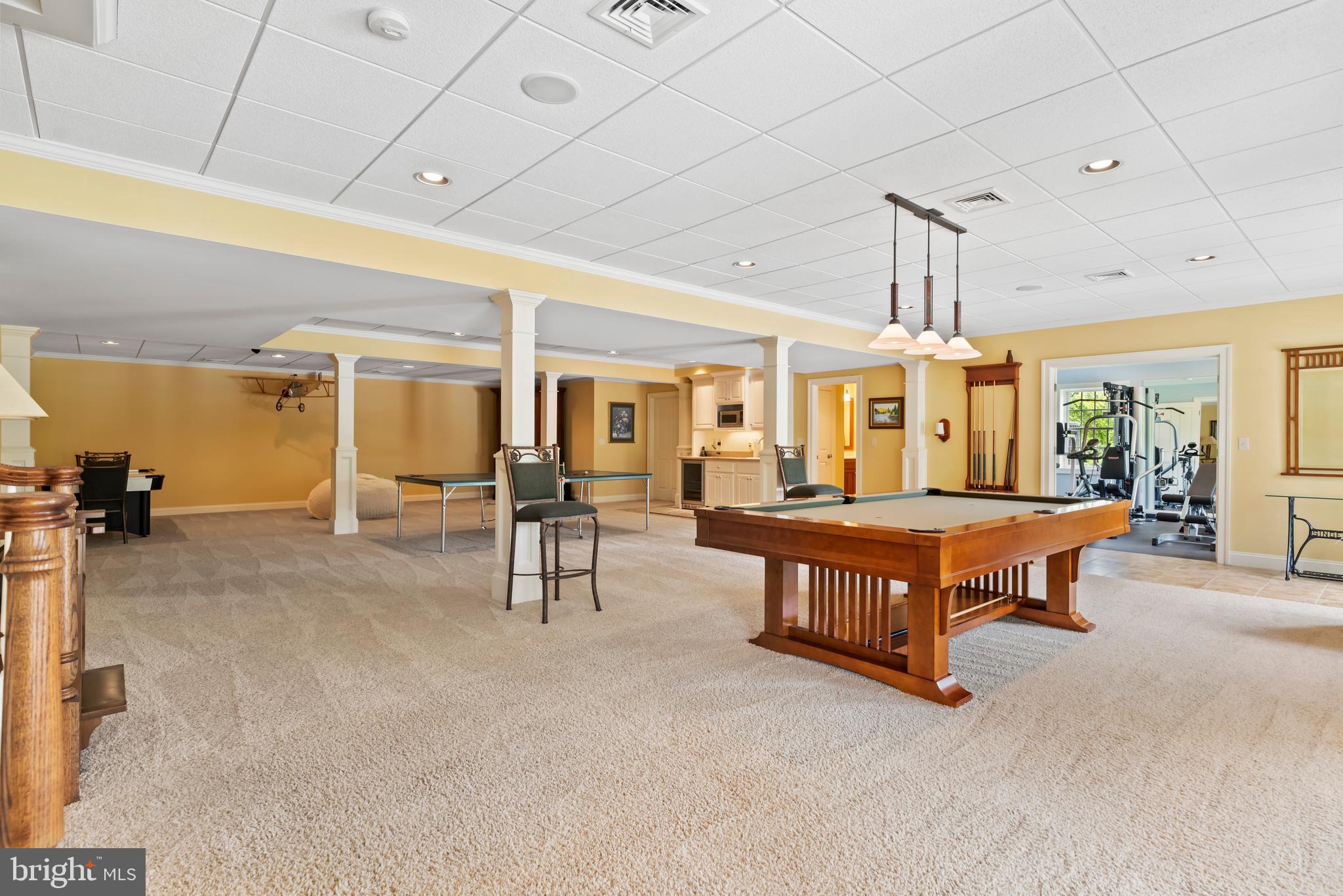 HILLSIDE FARMS - Residential