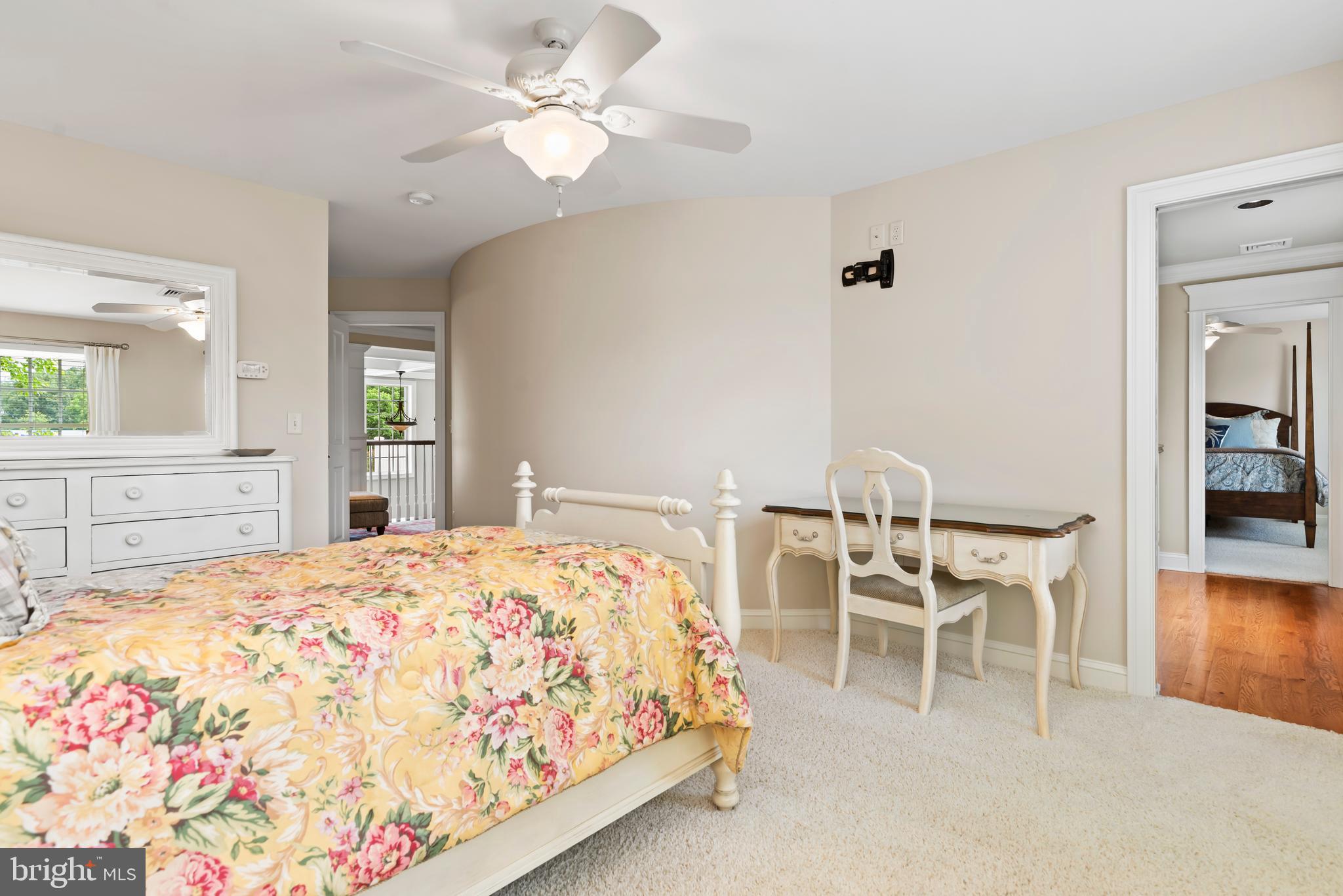 HILLSIDE FARMS - Residential