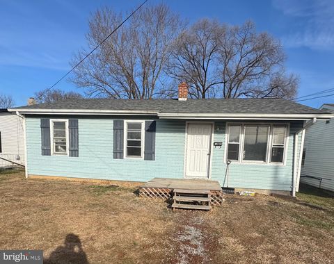 Photo of 14 Edgar Avenue, PETERSBURG, WV 26847 (MLS # WVGT2001354)
