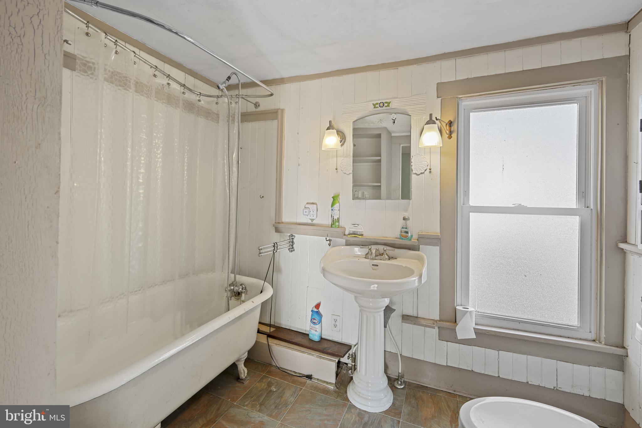 CHURCH HILL - Residential