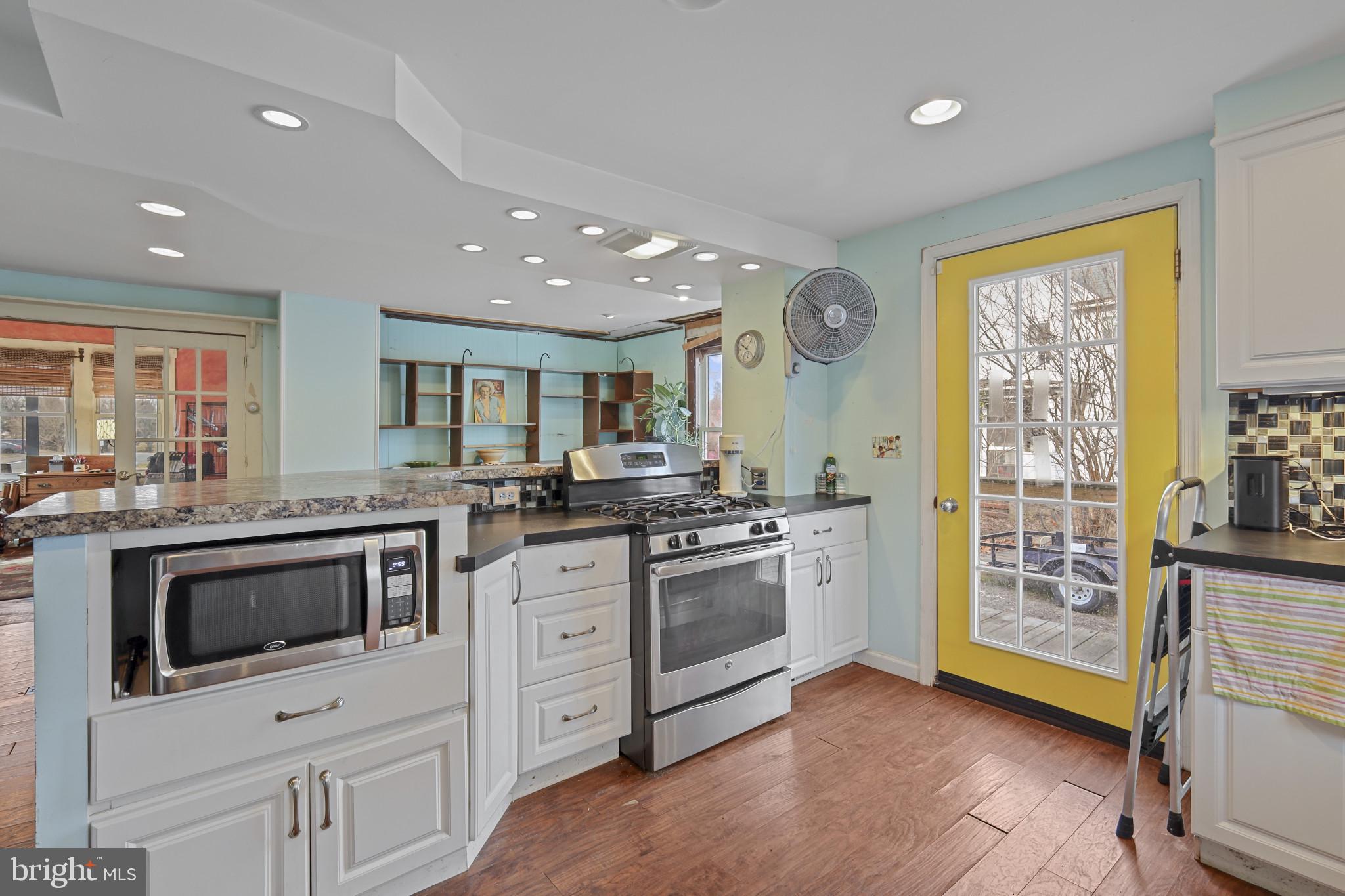 CHURCH HILL - Residential