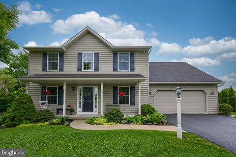 Photo of 404 Buttercup Drive, Ephrata, PA 17522 (MLS # PALA2050954)