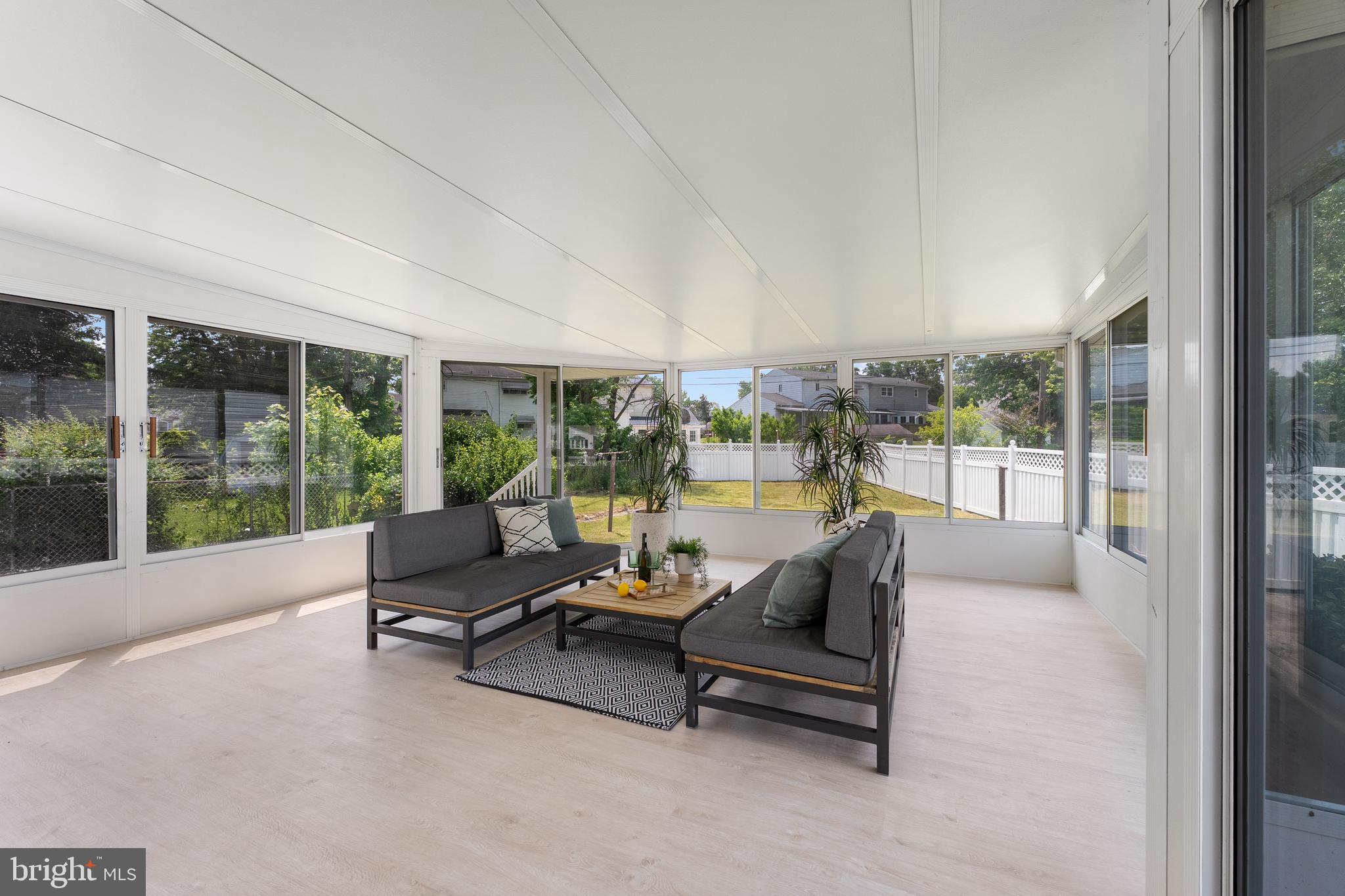 CHADWICK MANOR - Residential