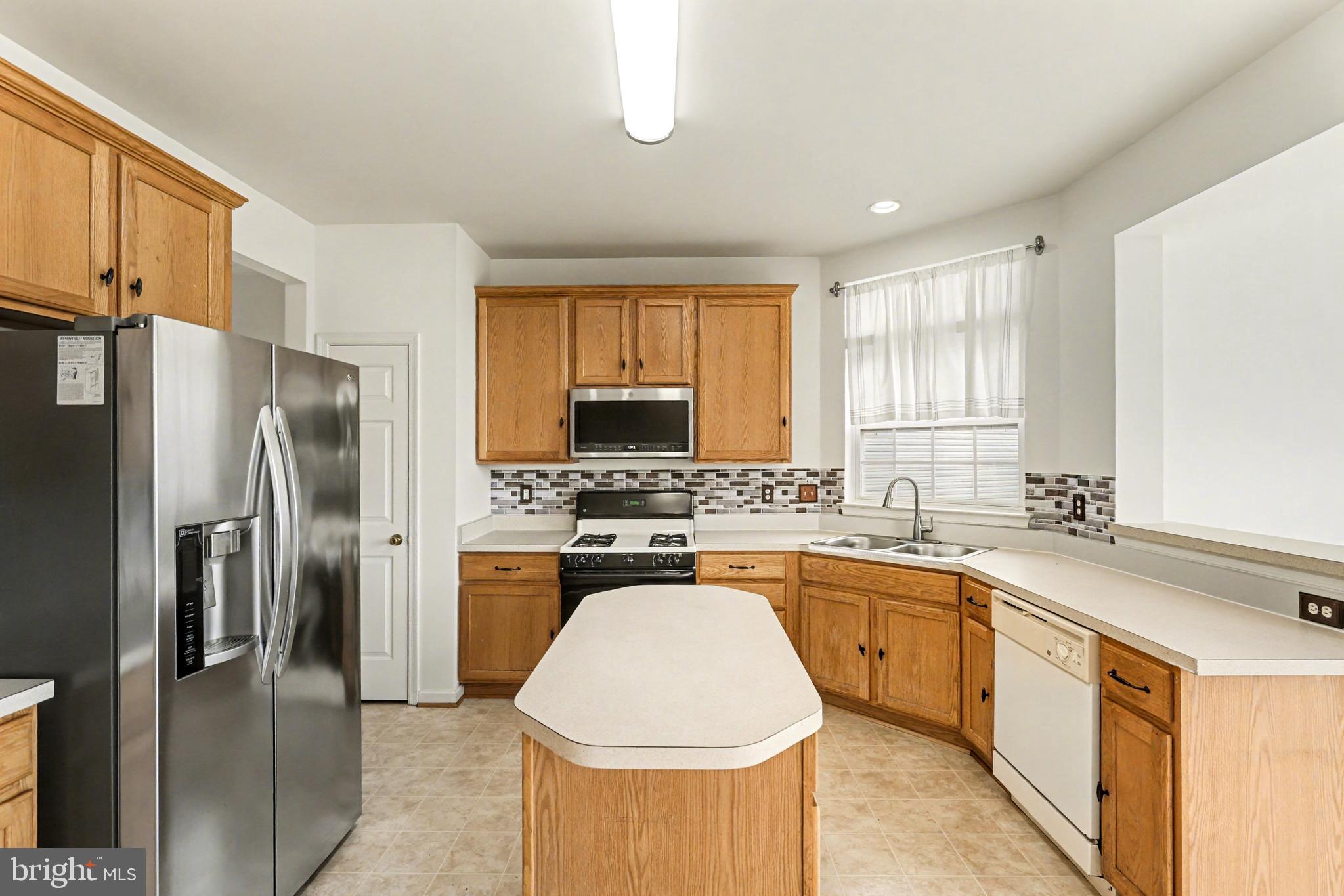 THE FALLS AT LEE'S PARKE - Residential