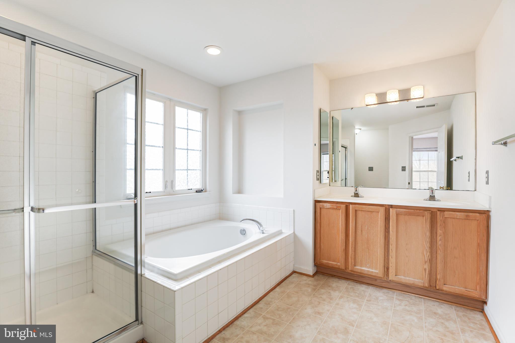 THE FALLS AT LEE'S PARKE - Residential