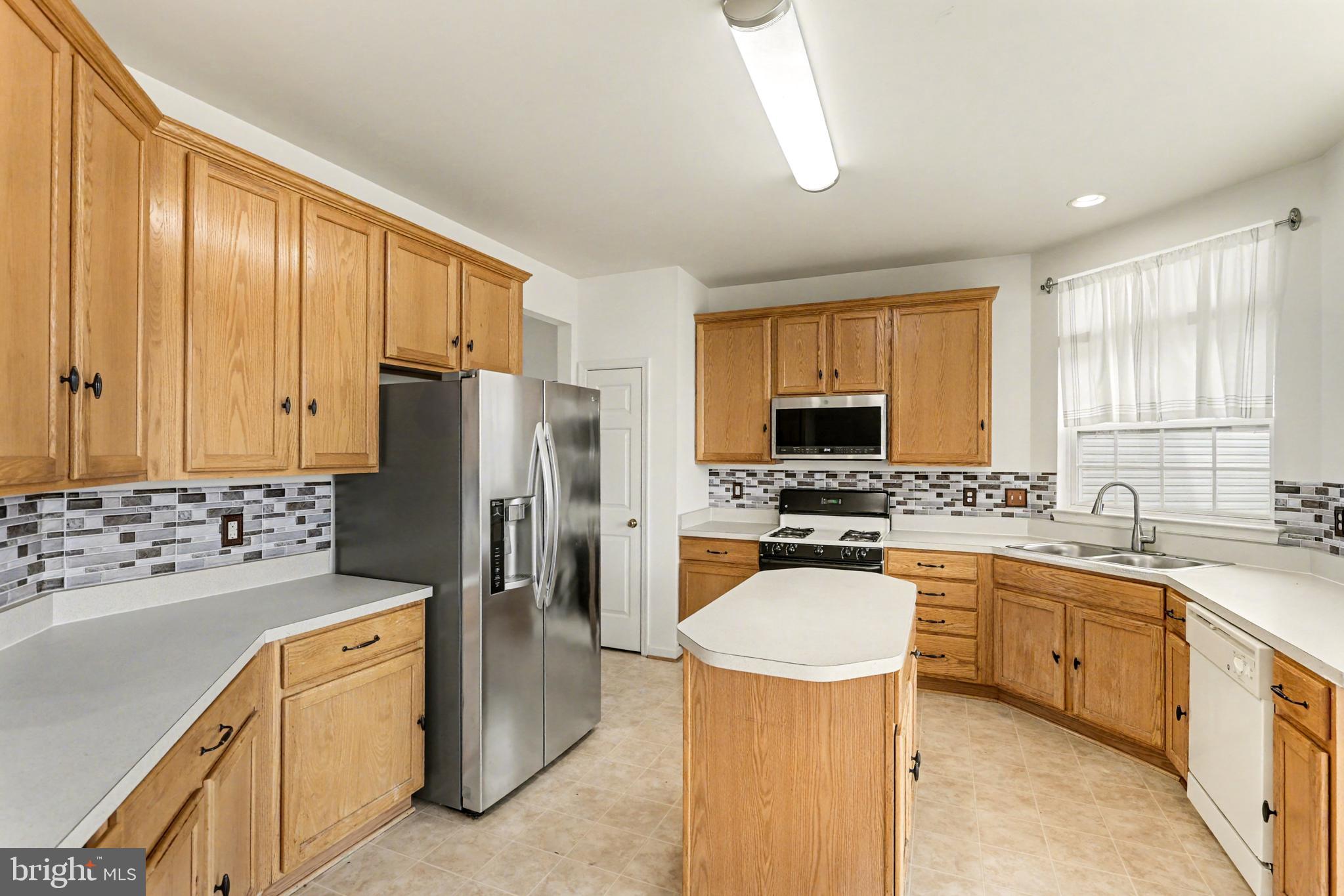 THE FALLS AT LEE'S PARKE - Residential