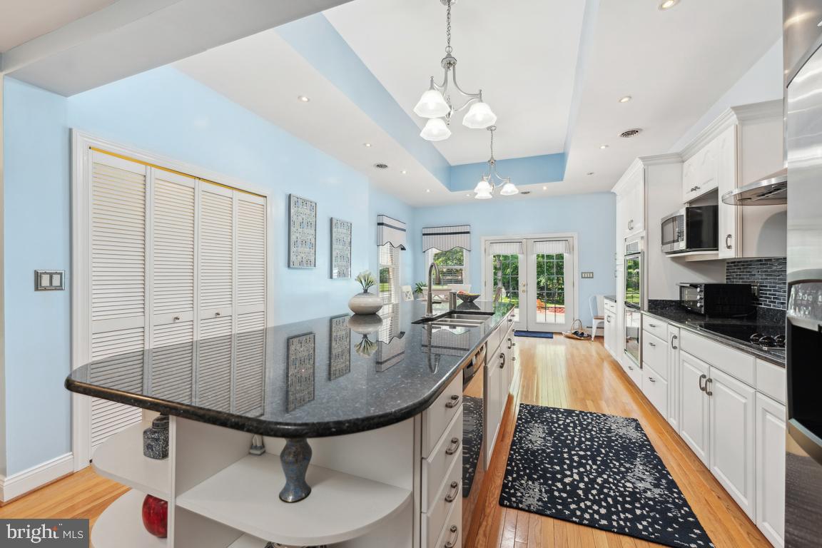 LIVINGSTON GROVE - Residential