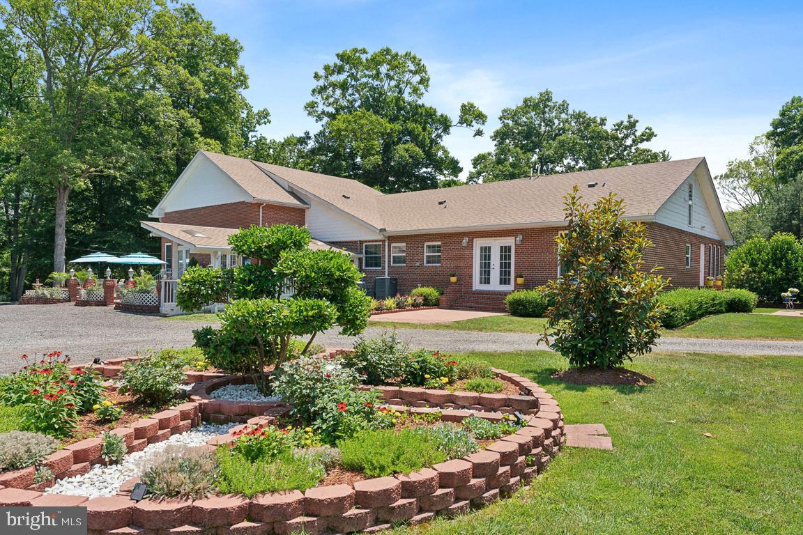 LIVINGSTON GROVE - Residential