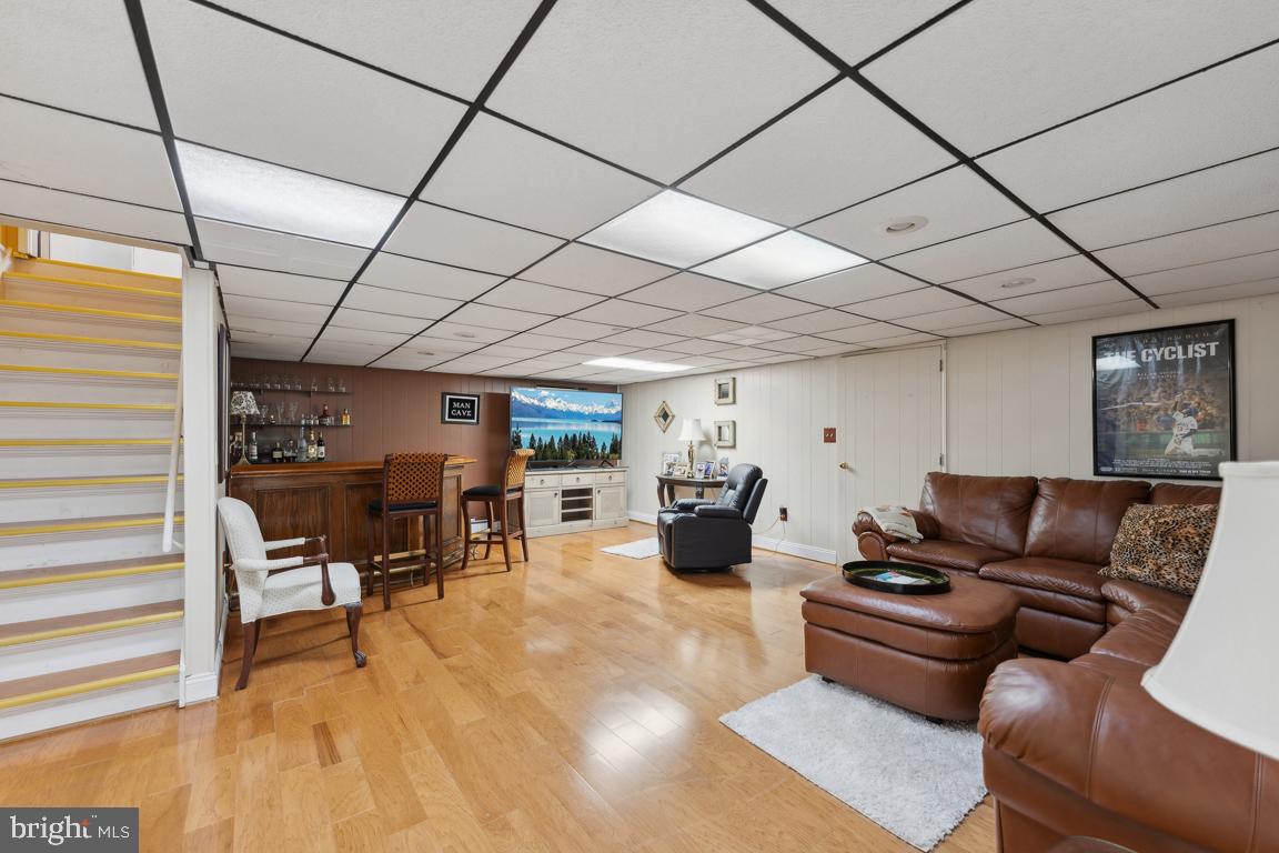 LIVINGSTON GROVE - Residential