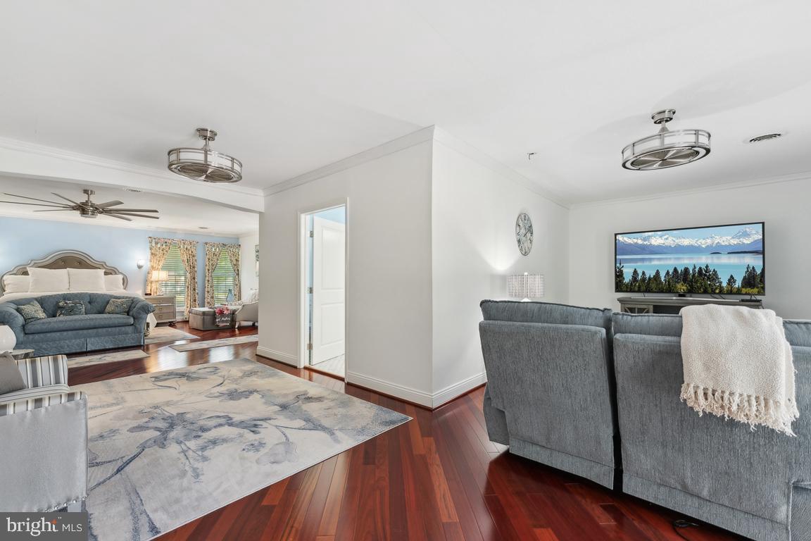 LIVINGSTON GROVE - Residential