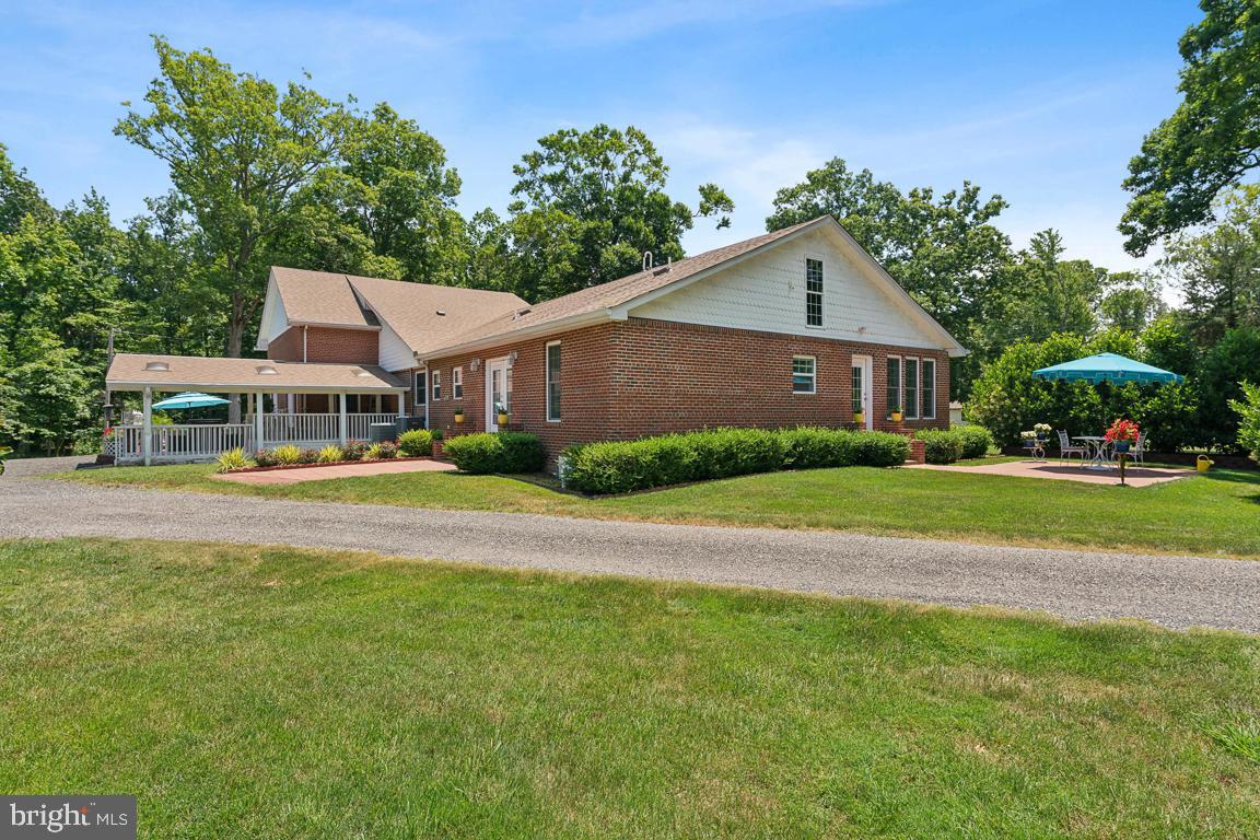 LIVINGSTON GROVE - Residential