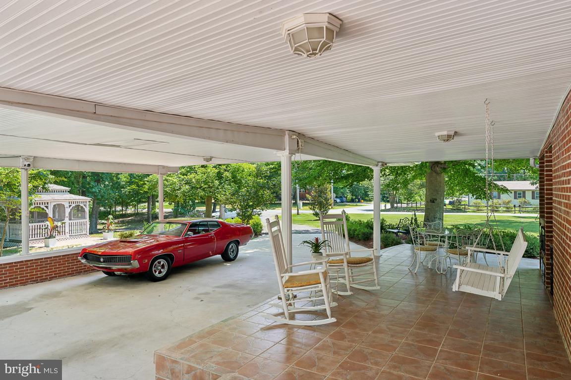 LIVINGSTON GROVE - Residential