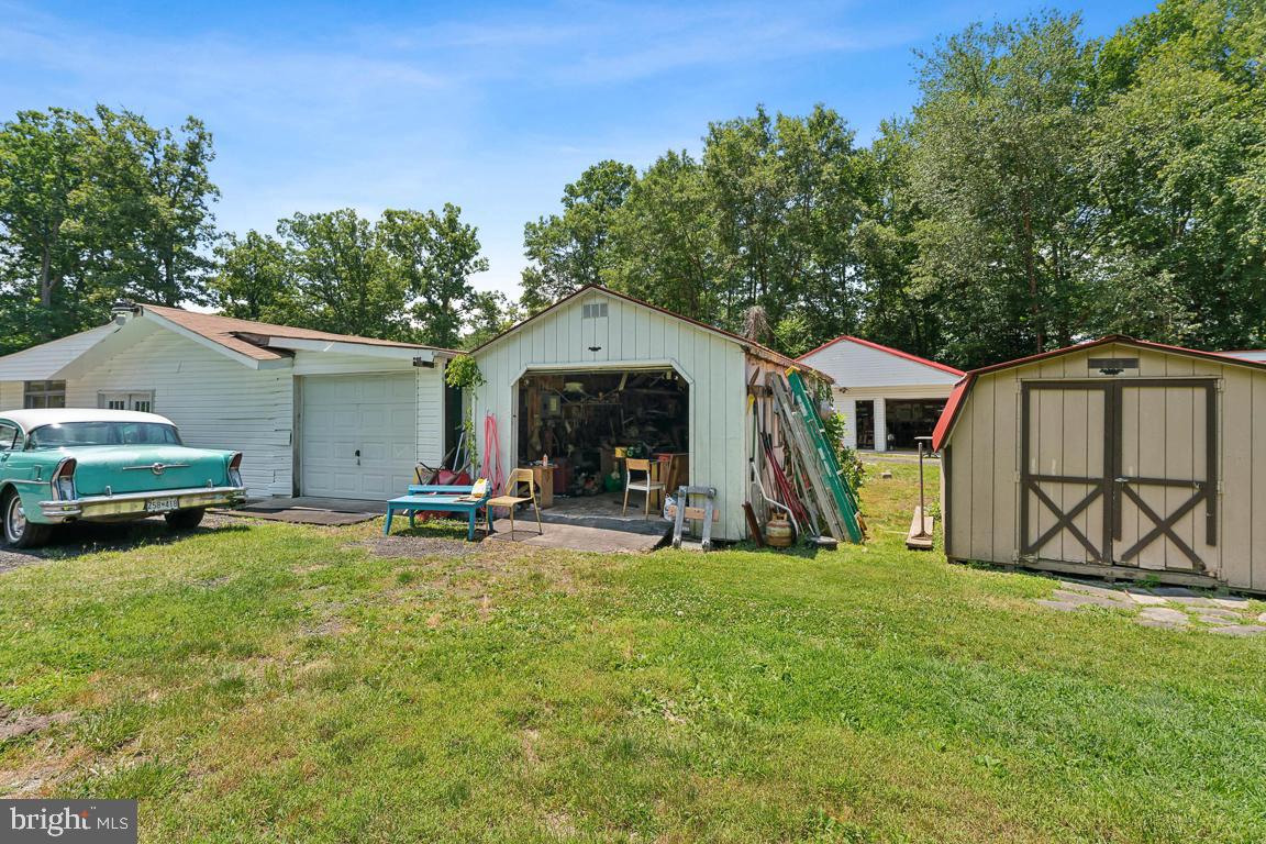 LIVINGSTON GROVE - Residential