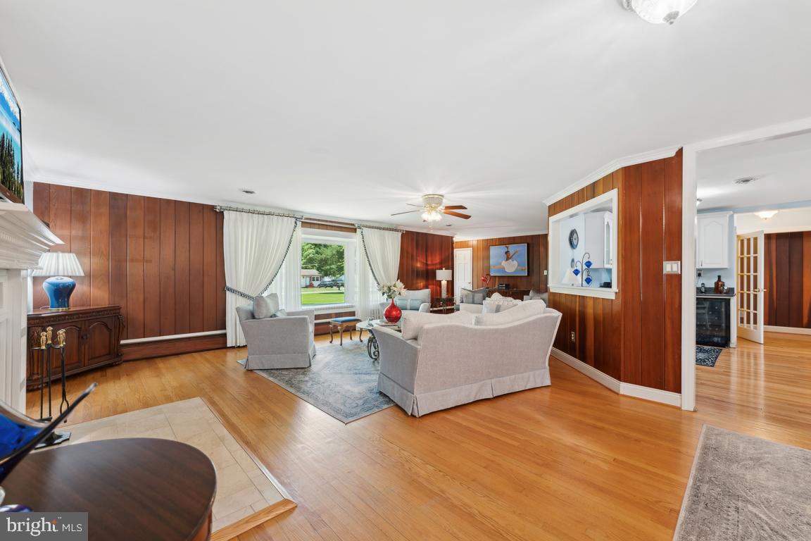 LIVINGSTON GROVE - Residential