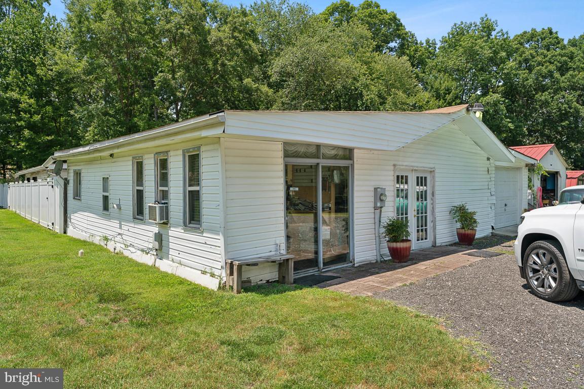 LIVINGSTON GROVE - Residential