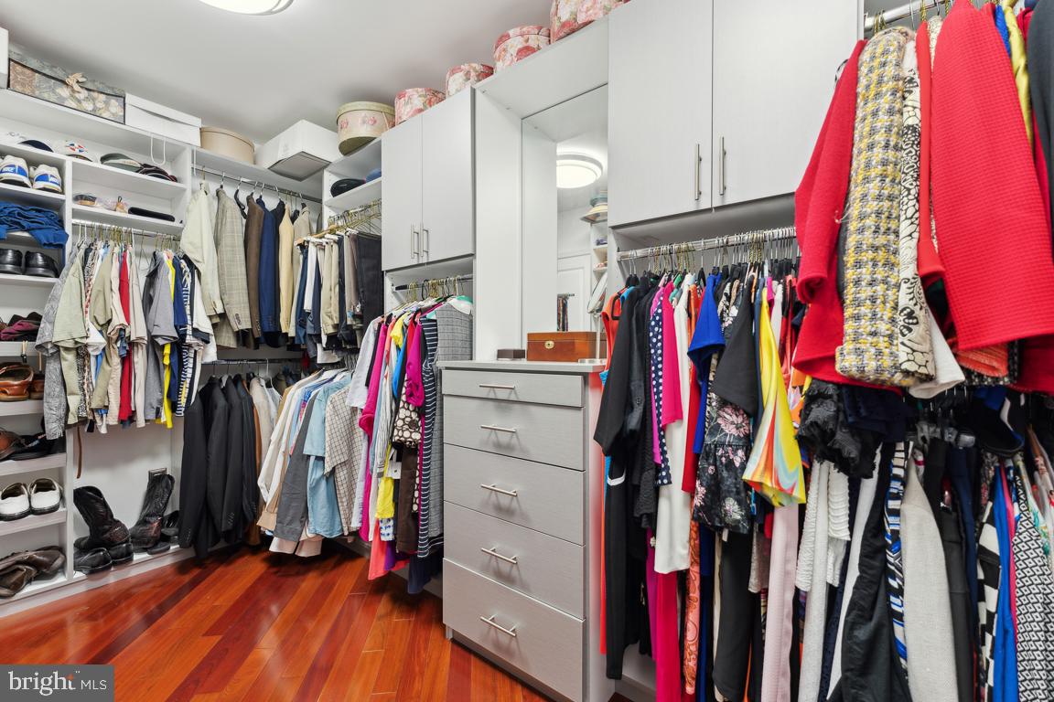 LIVINGSTON GROVE - Residential