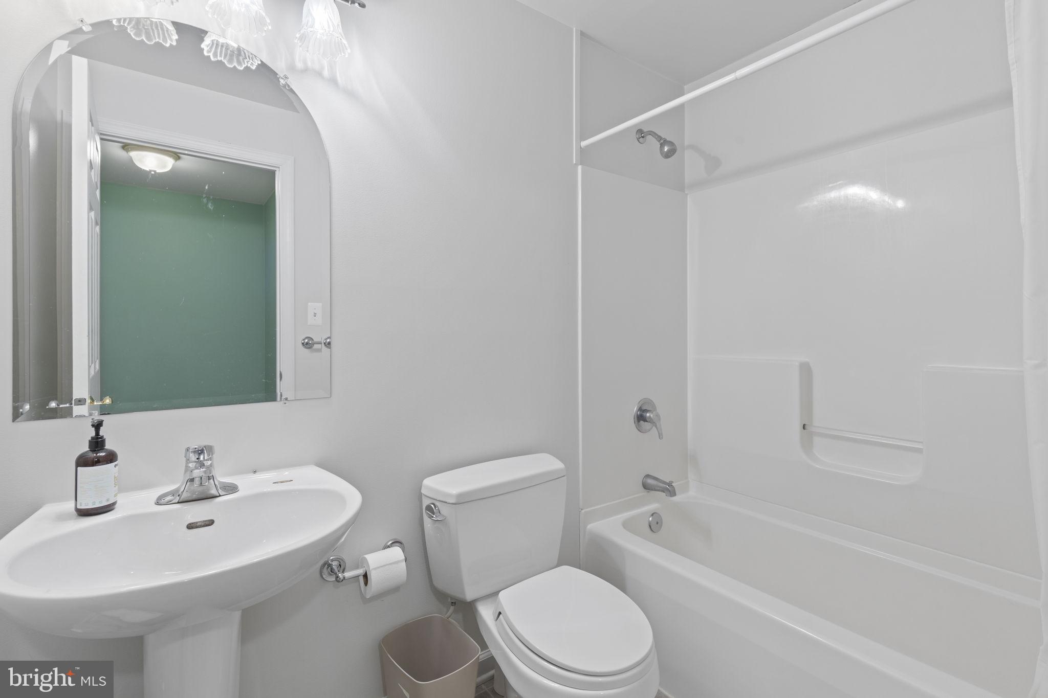 TUCHAHOE FARMS - Residential