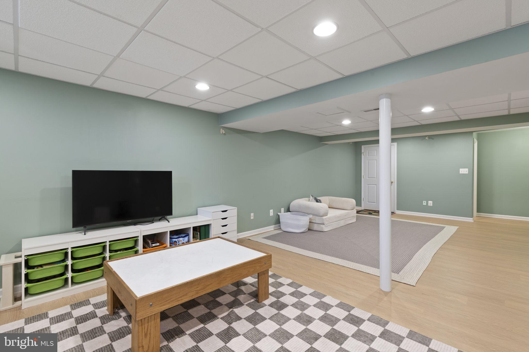 TUCHAHOE FARMS - Residential