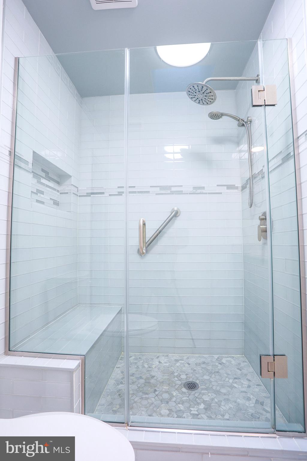 THE POINTS - Residential