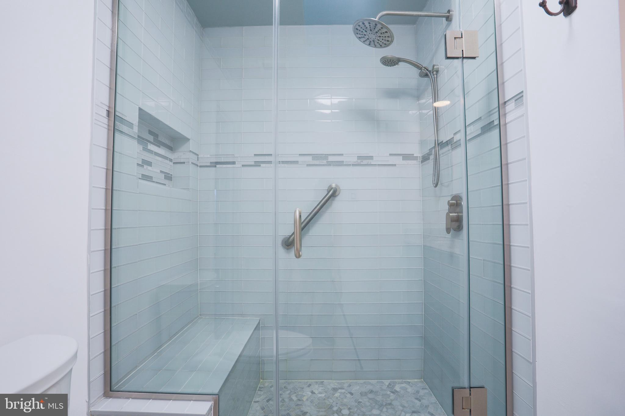 THE POINTS - Residential