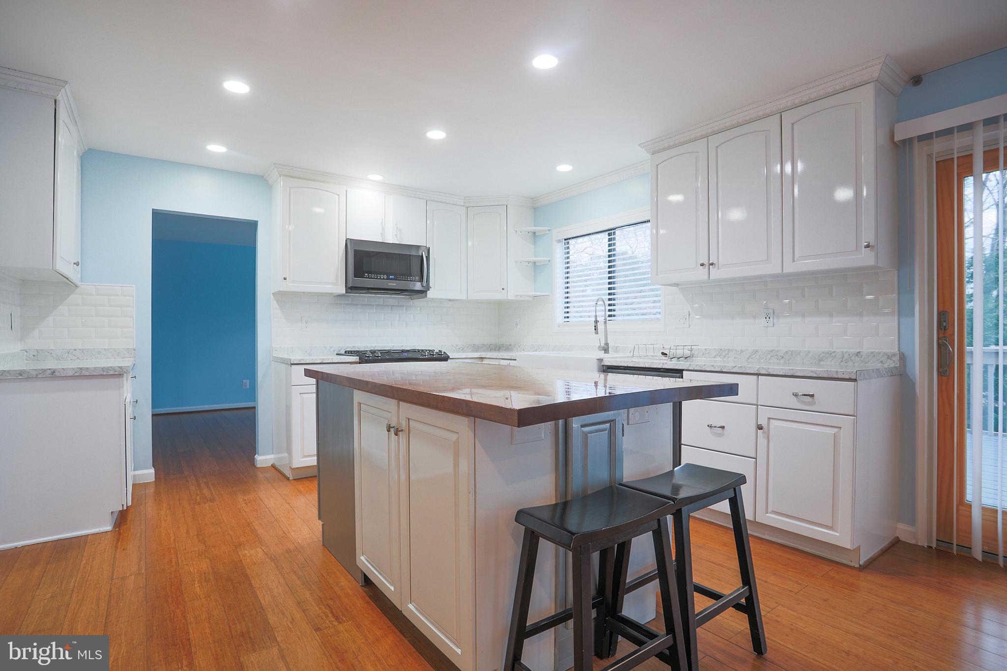 THE POINTS - Residential