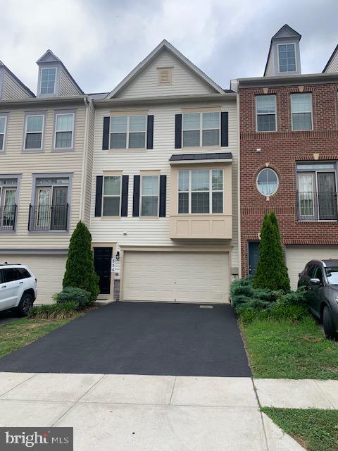 856 NANCY LYNN LANE