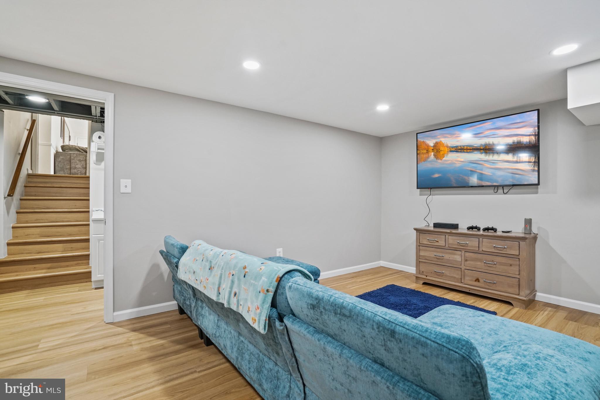 FALLS HILL - Residential