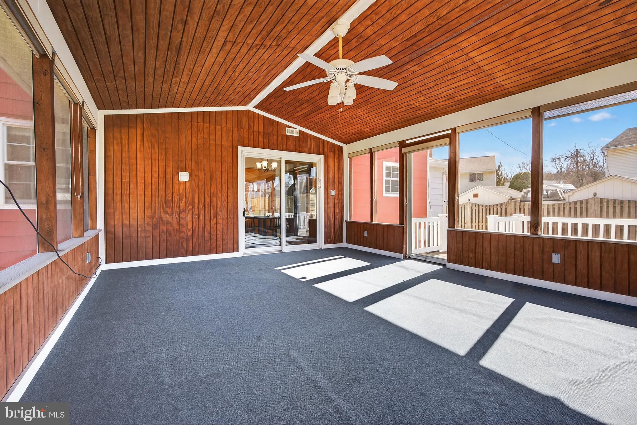 RIPPLING RIDGE - Residential