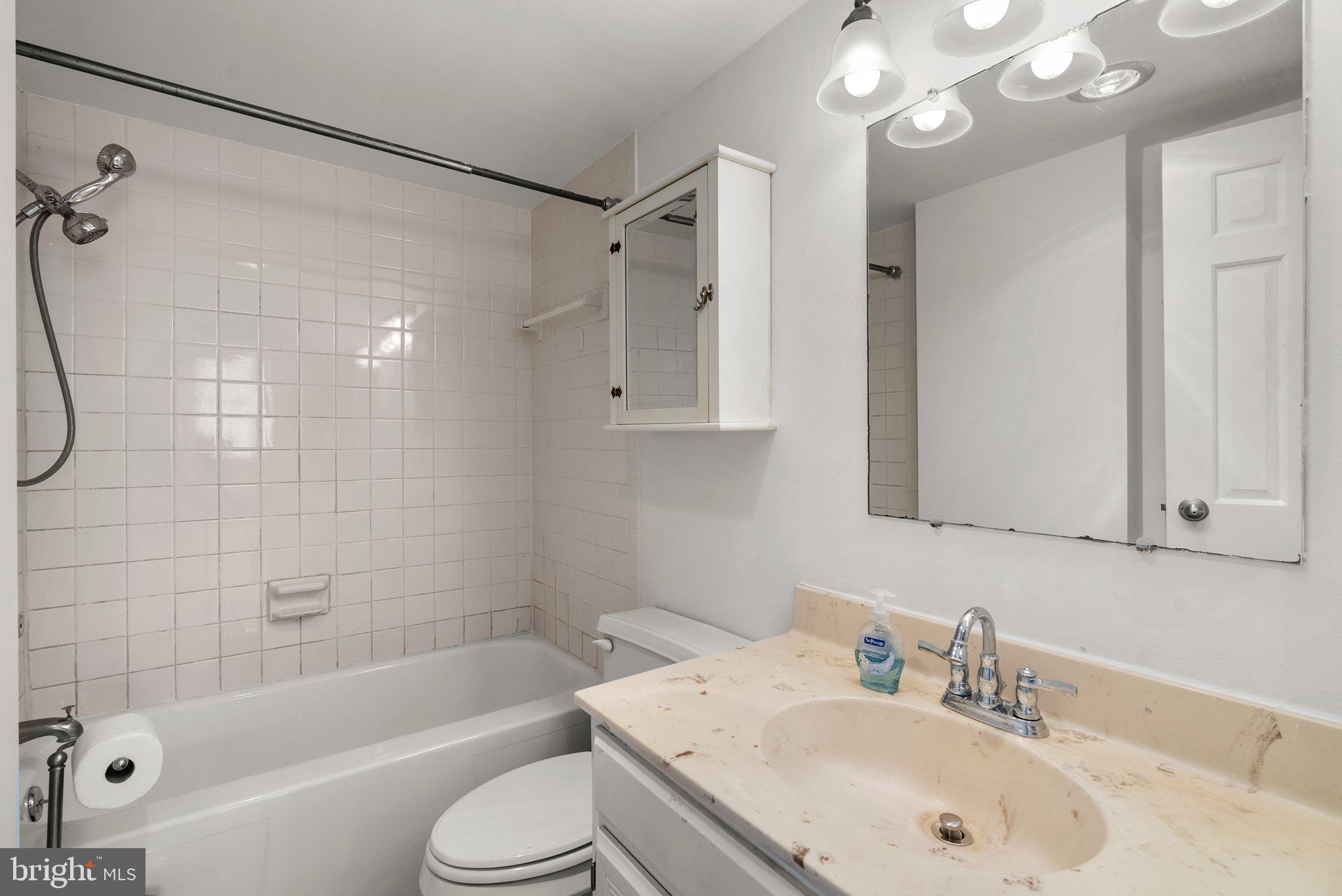 THE ELIZABETH - Residential