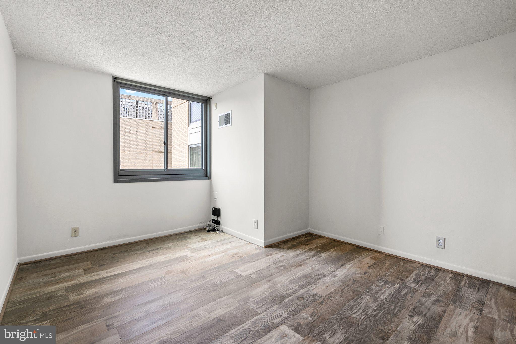 THE ELIZABETH - Residential