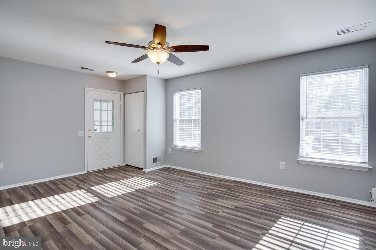 ST CHARLES SUB - HUNTINGTON - Residential Lease