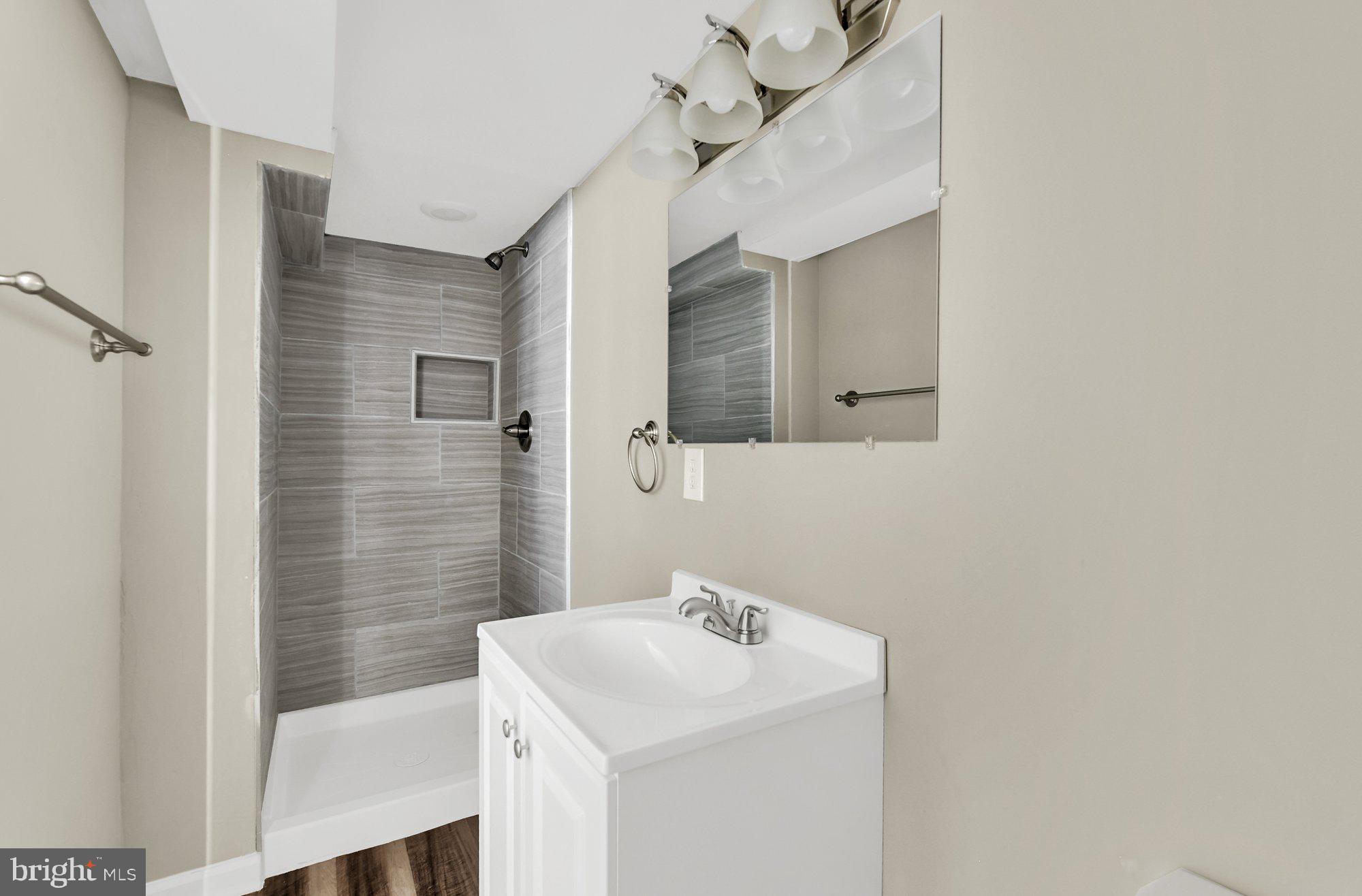 BRIDGEVIEW - GREENLAWN - Residential Lease