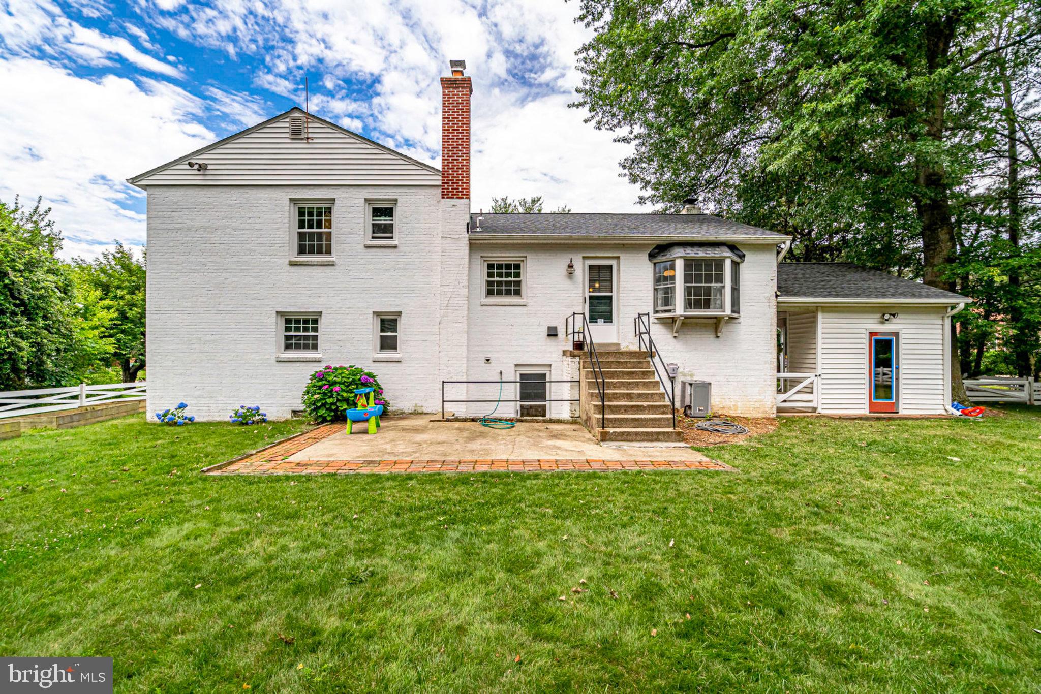 DALE VIEW MANOR - Residential Lease