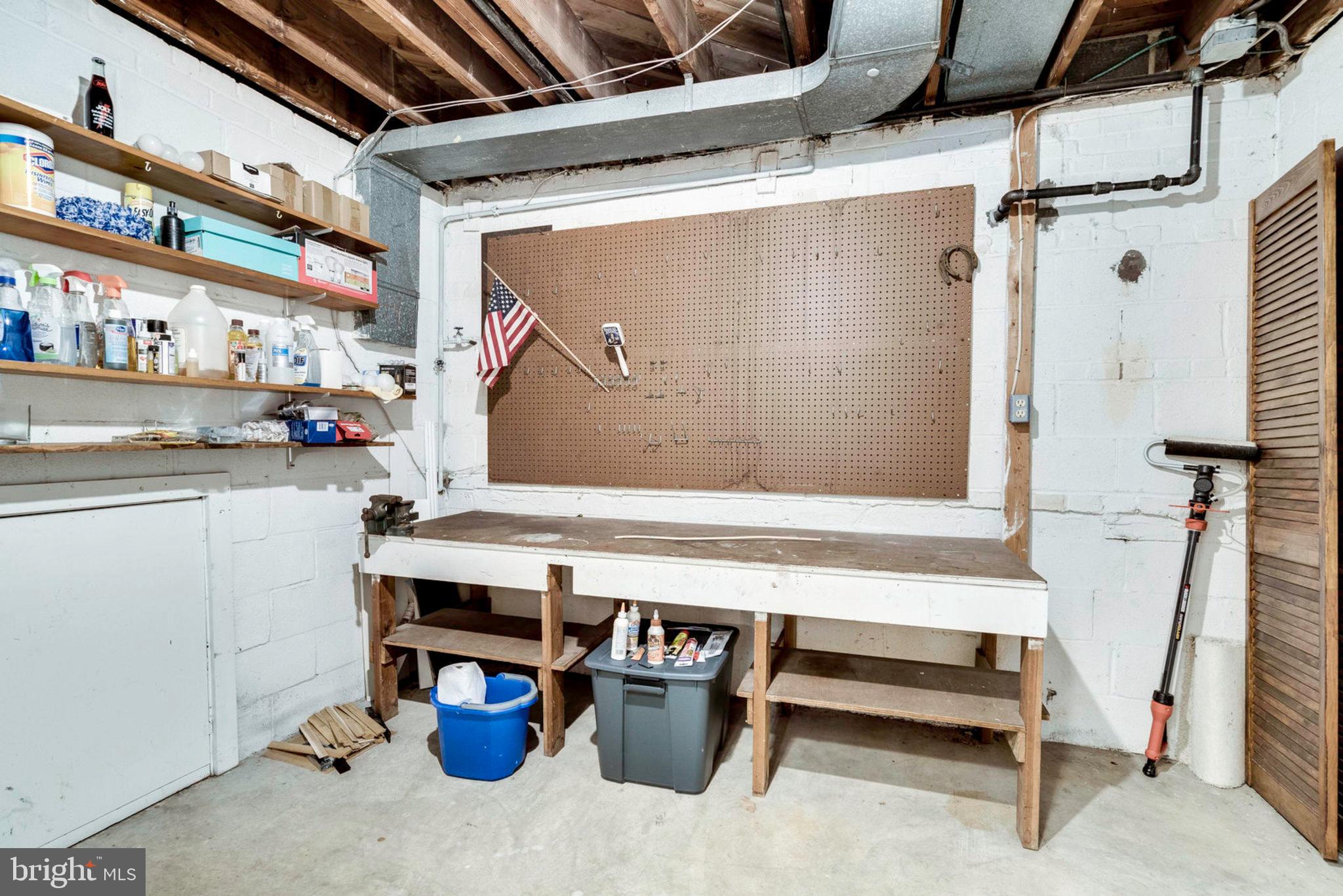 DALE VIEW MANOR - Residential Lease