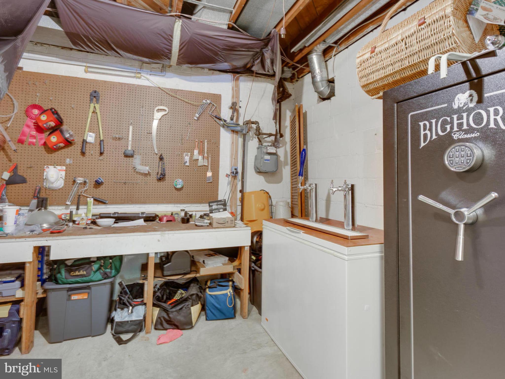 DALE VIEW MANOR - Residential Lease