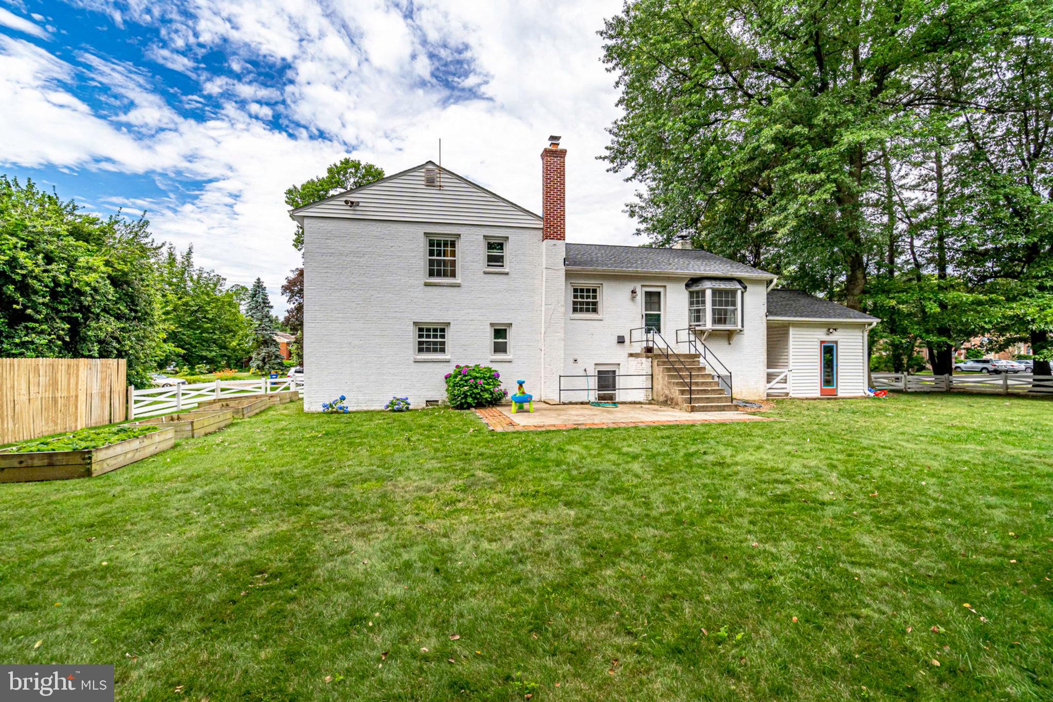 DALE VIEW MANOR - Residential Lease