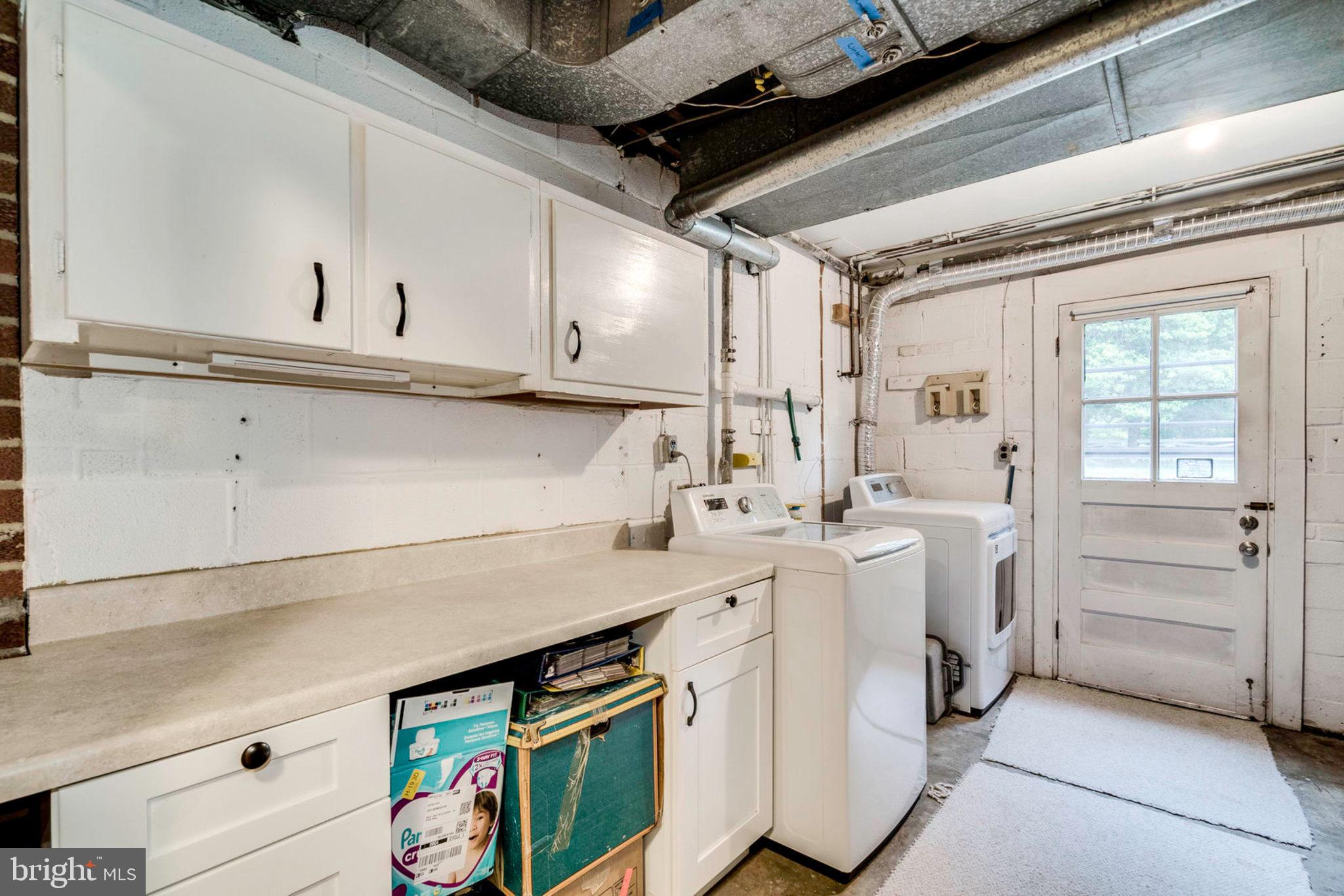 DALE VIEW MANOR - Residential Lease