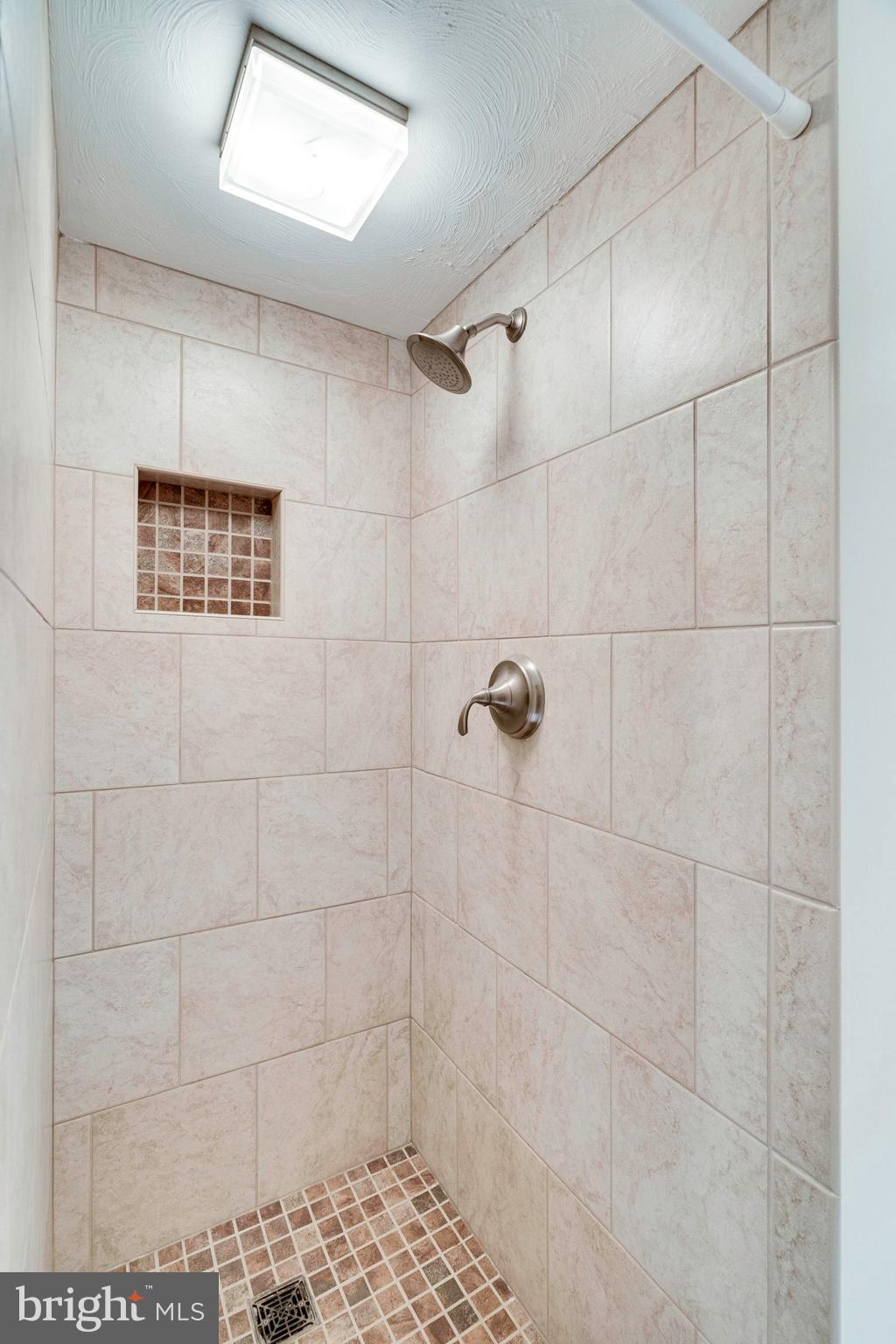 DALE VIEW MANOR - Residential Lease